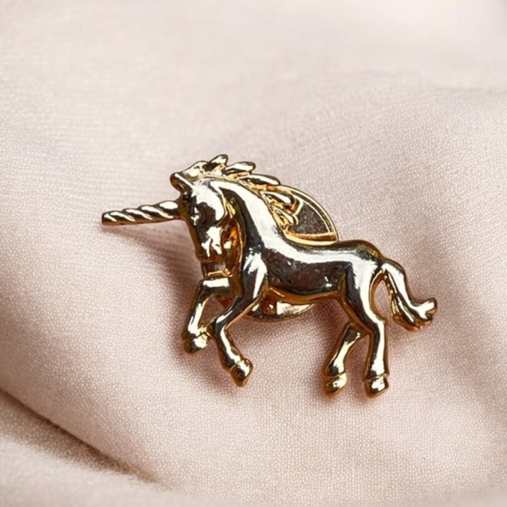 Vintage gold unicorn pin brooch